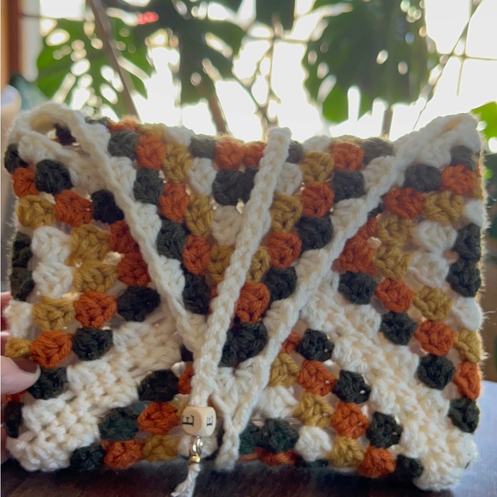 SYD. -CROCHET BOOK/kindle sleeve - Picture 4 of 7